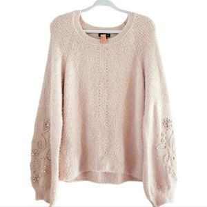 ✨ Lauren Michelle Pink Fuzzy Sweater with Cool Detailed Bell Sleeves. XL.
